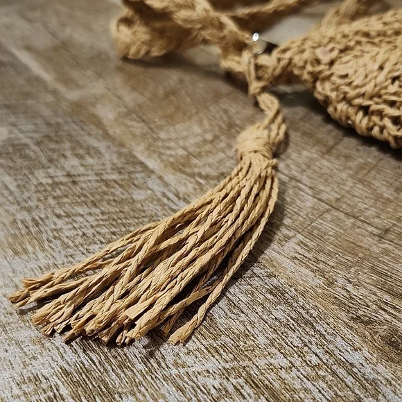 Handmade Woven Tan Crossbody Bag - Picture 4 of 9